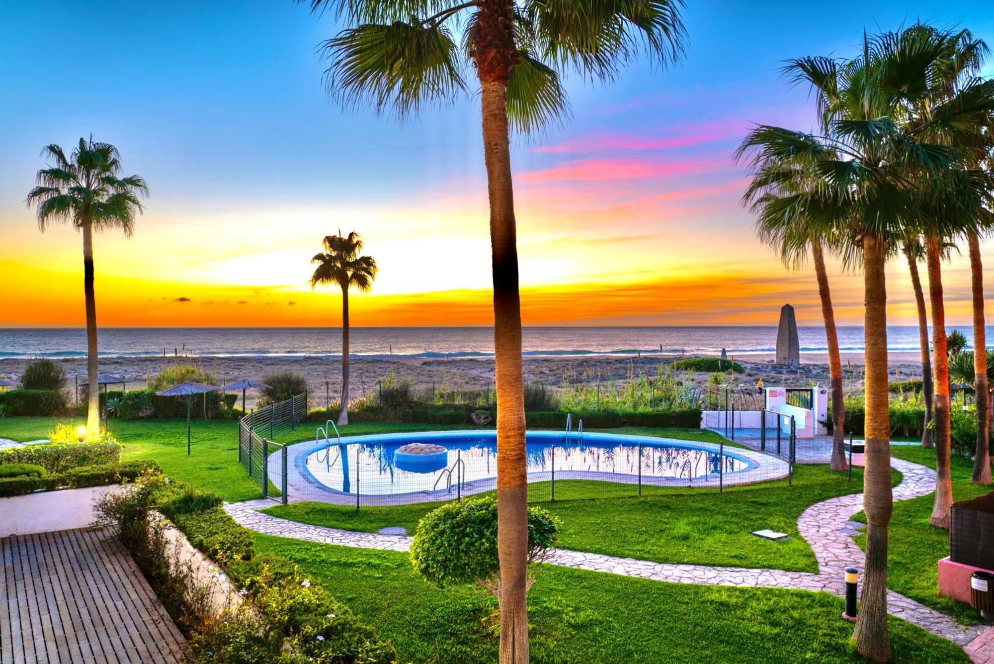 Apartasuites Royal Zahara, Maximo Confort Con Vistas Al Mar Zahara de los Atunes Exterior foto